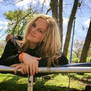 Meet your Posher, Mia